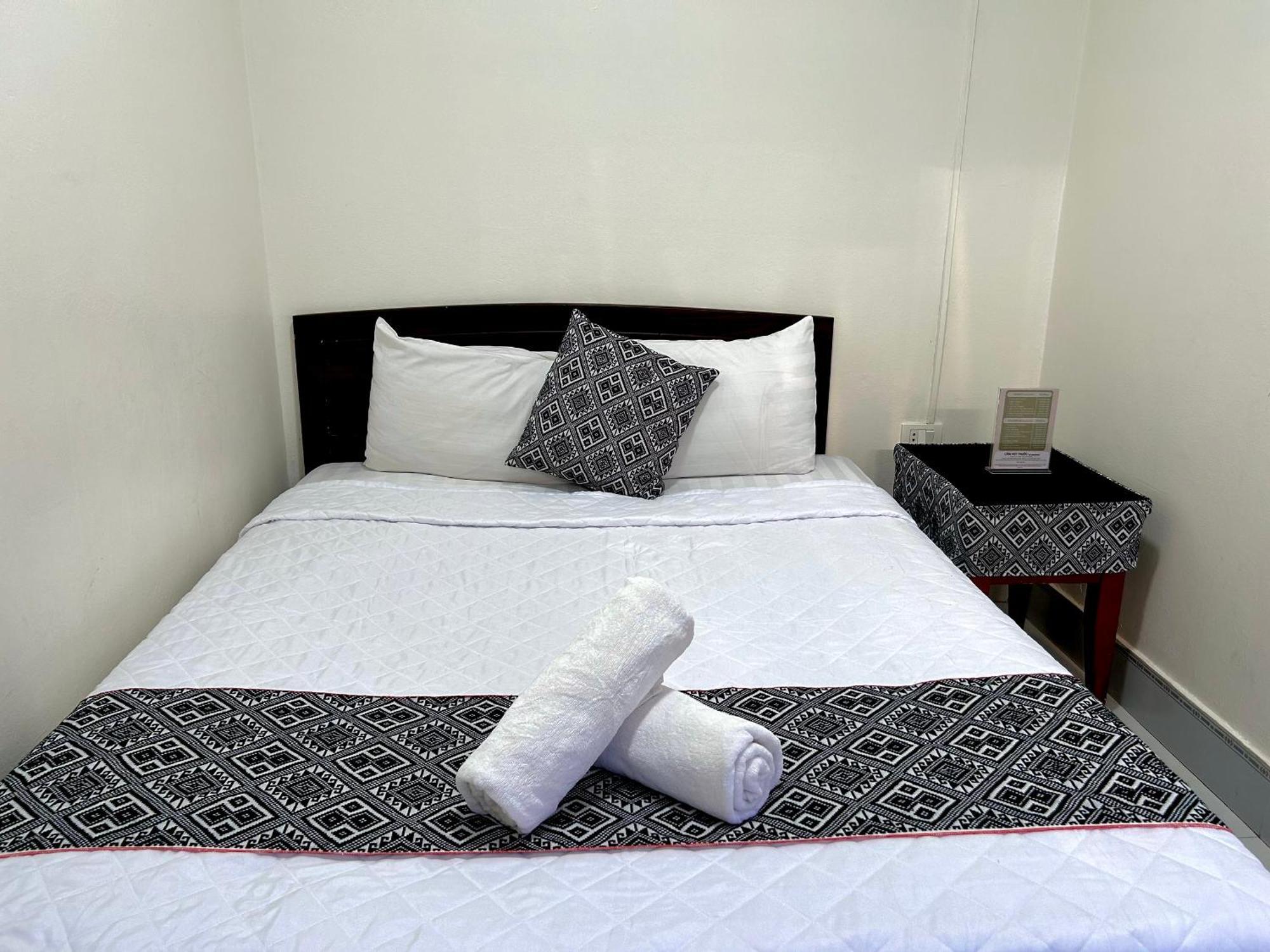 Frontier Hostel & Tours Diện Biên Phủ Buitenkant foto
