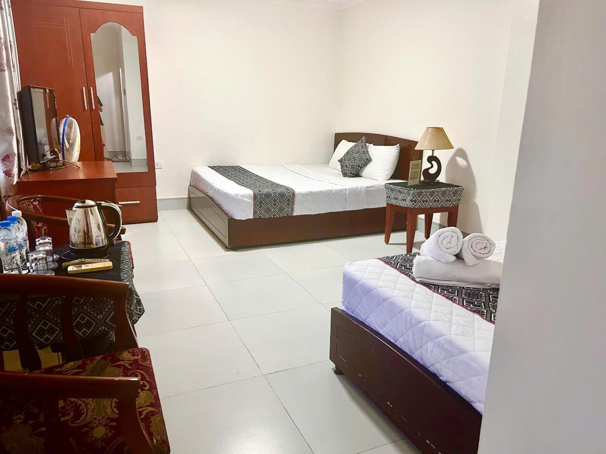 Frontier Hostel & Tours Diện Biên Phủ Buitenkant foto
