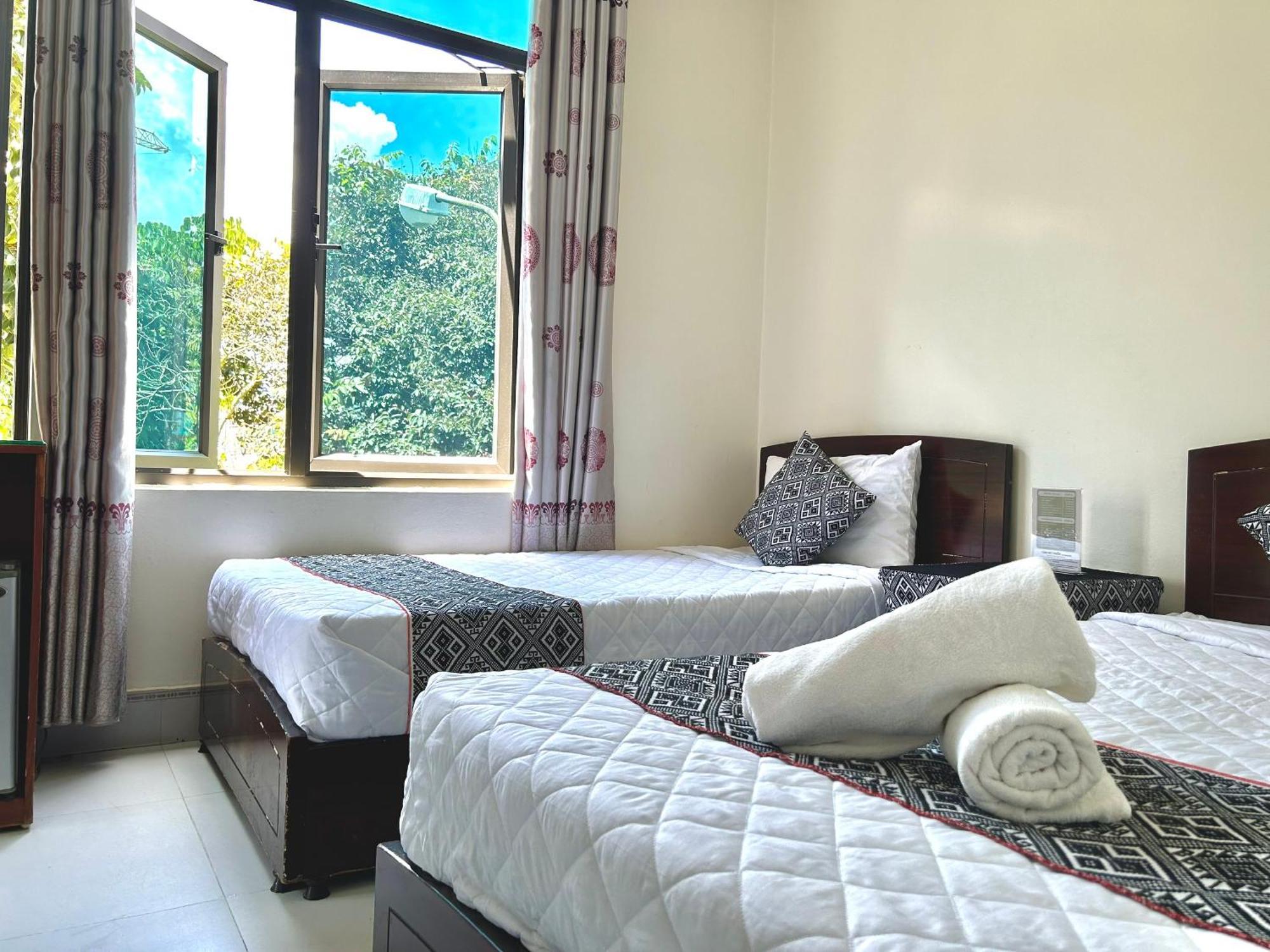 Frontier Hostel & Tours Diện Biên Phủ Buitenkant foto