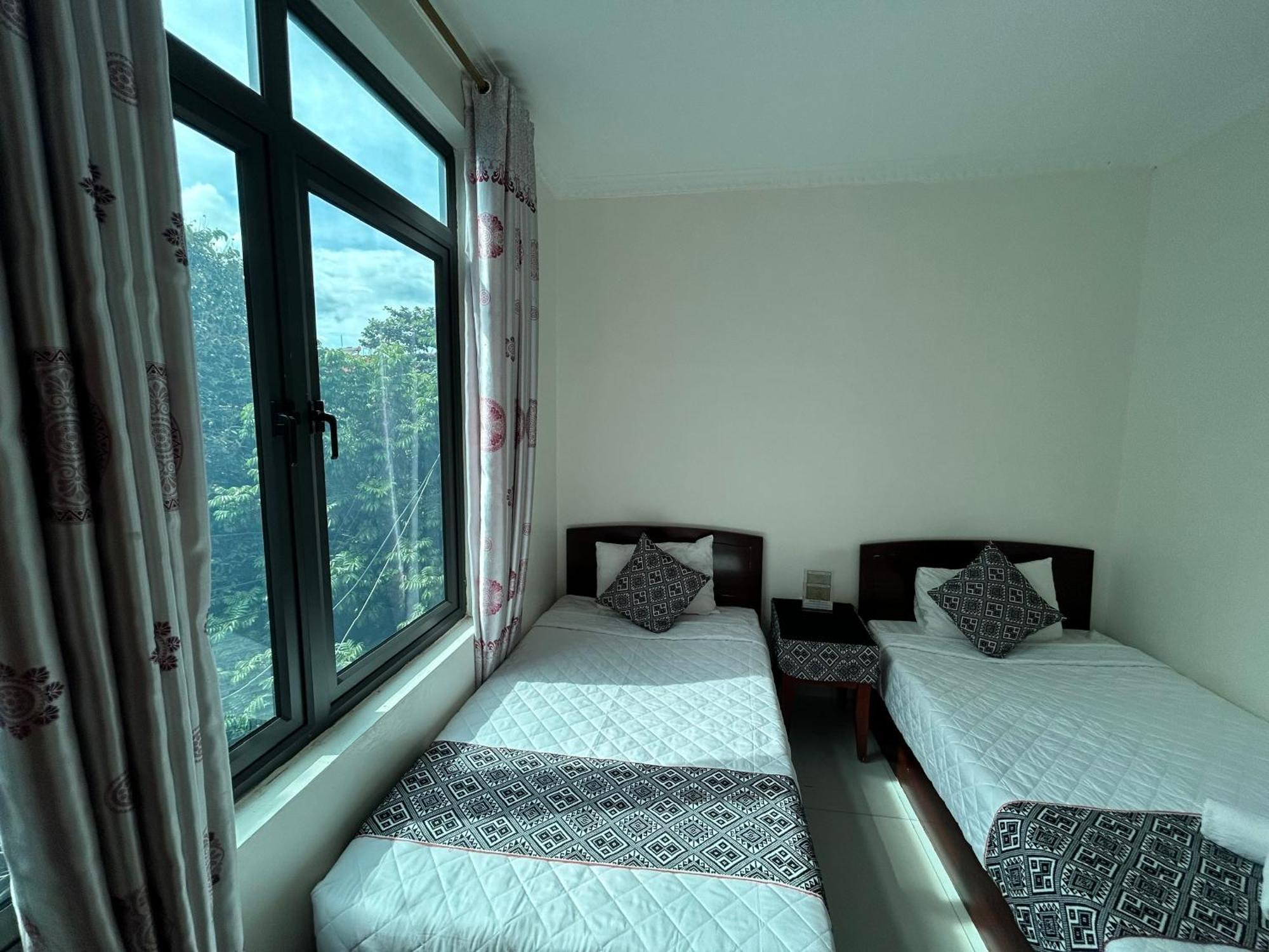 Frontier Hostel & Tours Diện Biên Phủ Buitenkant foto